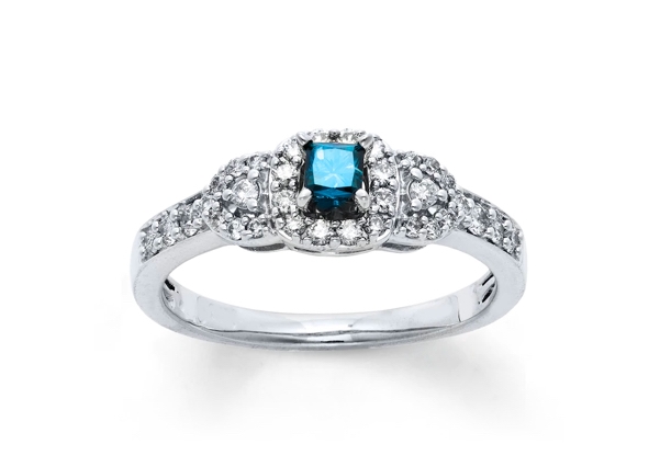 Luxurious ring with blue diamonds 0.630 ct Blue Lagoon | JewelryAndGems.eu