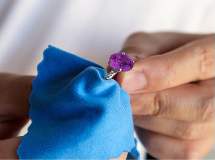 cleaning gemstone jewelry