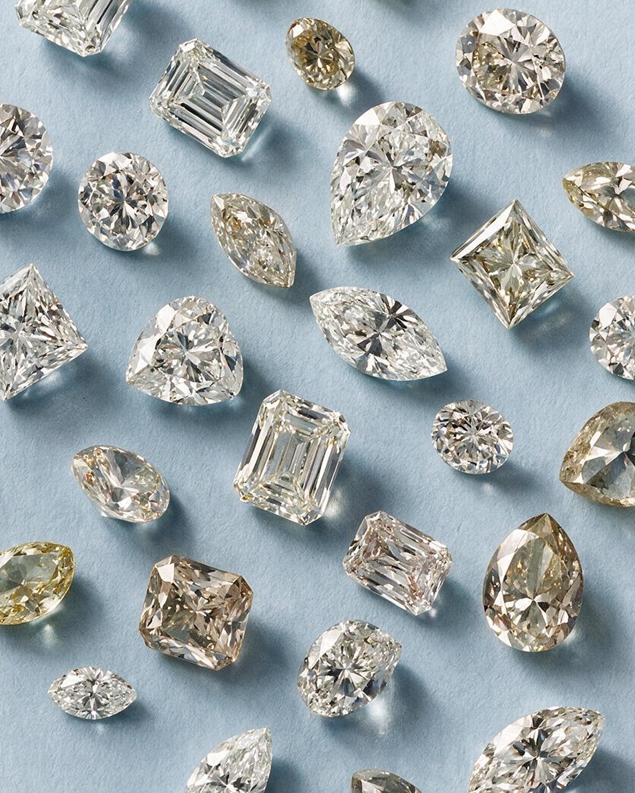 Scattered diamonds of mixed clarity