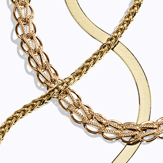 Teddy Swims red carpet layered necklace look featuring pearls