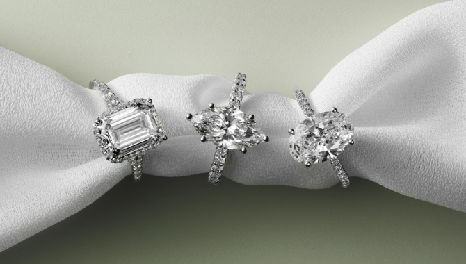 Image of three elongated center rings on napkin