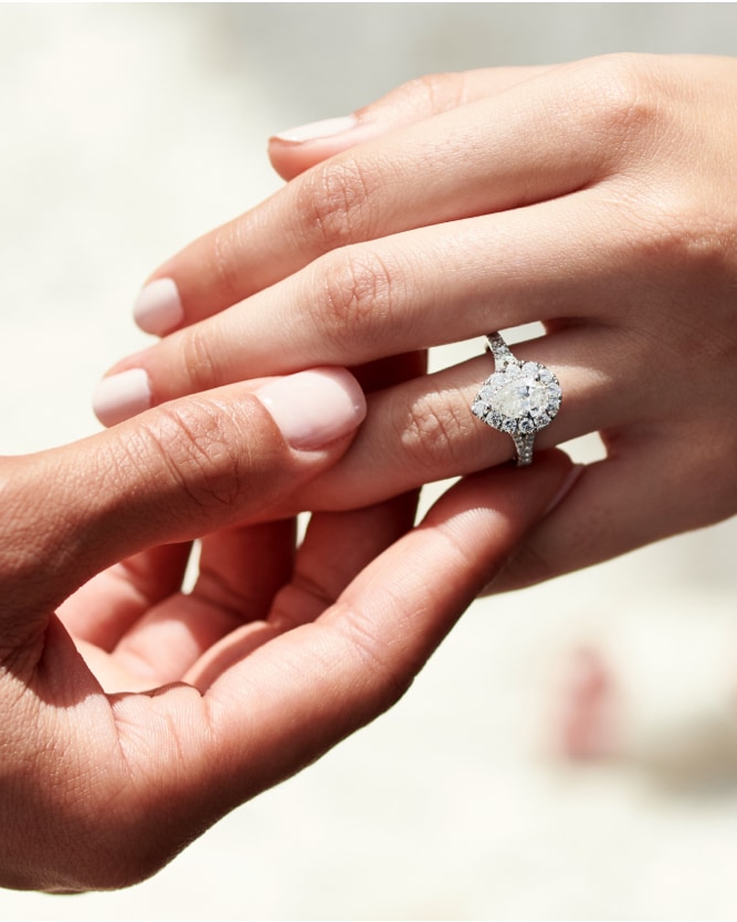 Pear diamond engagement ring