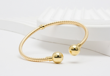 Recycled gold bracelet