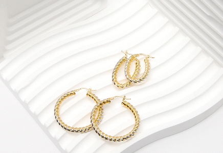 Recycled gold earrings