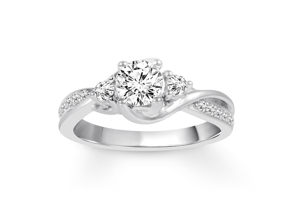 Three stone ring with round-cut diamonds